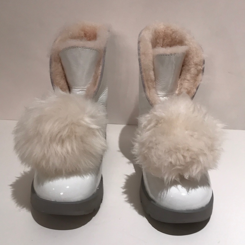 UGG Isley white patent leather boot Size 8. EUC